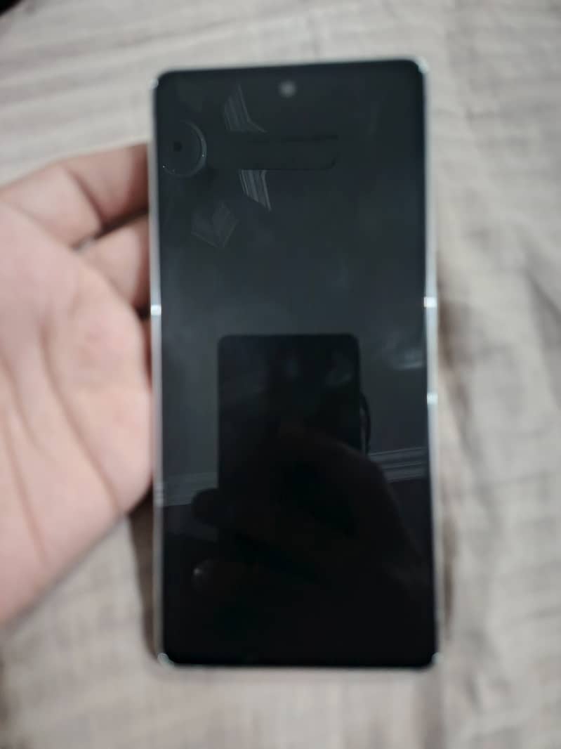 Samsung Mobile S20 FE

                                                            alt=