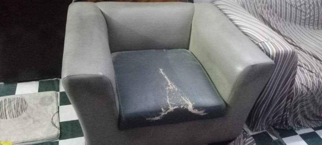 5 seater sofa

                                                            alt=
