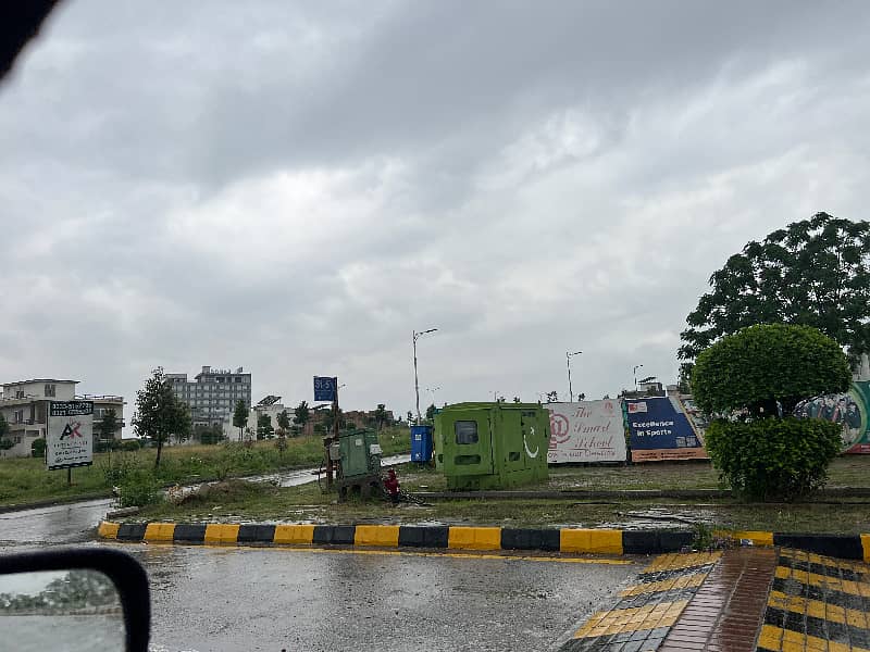 Chinab Block Ideal Location Plot Near Park For Sale