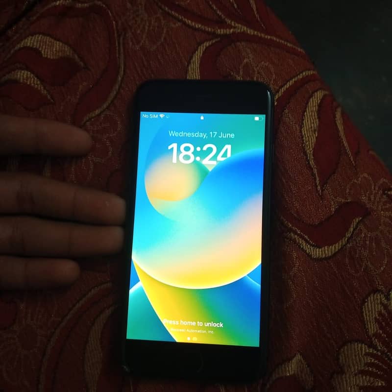 Apple iPhone 8

                                                            alt=