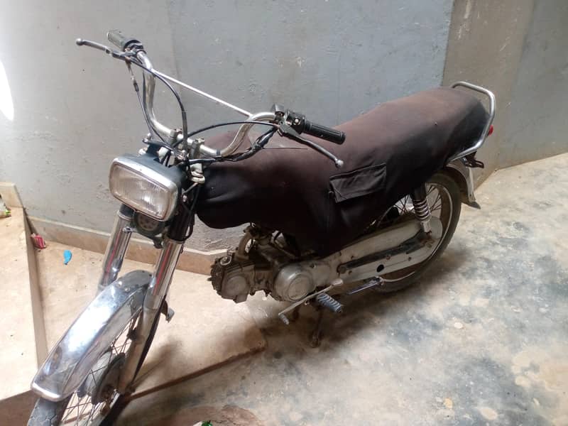 crown bike

                                                            alt=