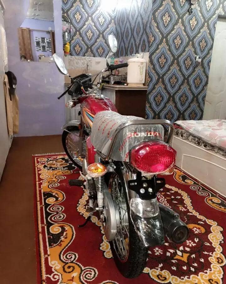 Honda 125 CG 2026 brand new bike 1 owner

                                                            alt=