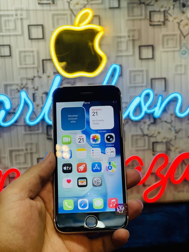 iPhone SE 2023 JV 64GB

                                                            alt=