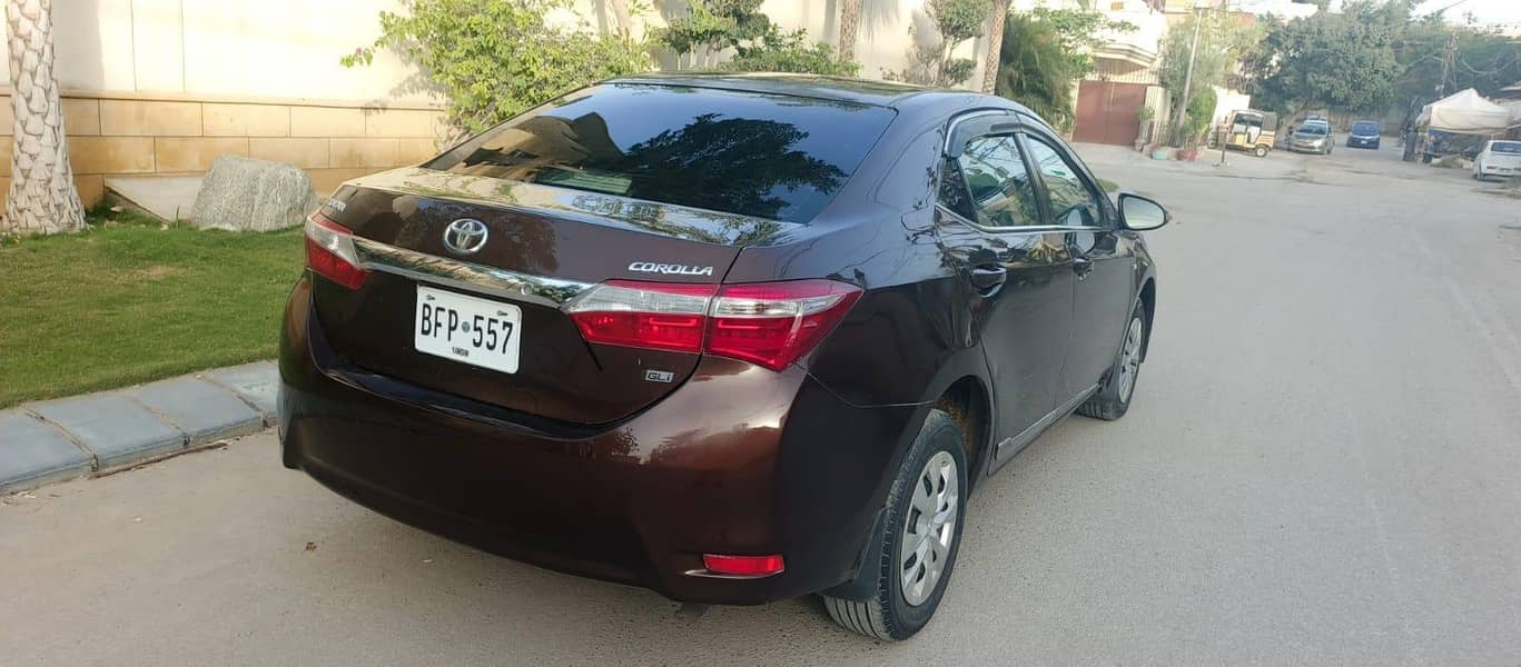 Toyota corolla gli model 2015 reg 2016 original dark brown

                                                            alt=
