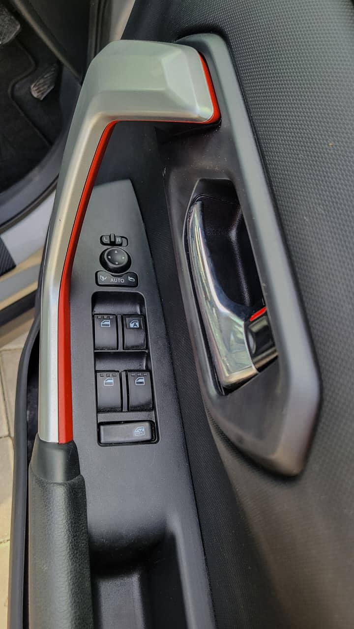 Toyota Raize Z

                                                            alt=