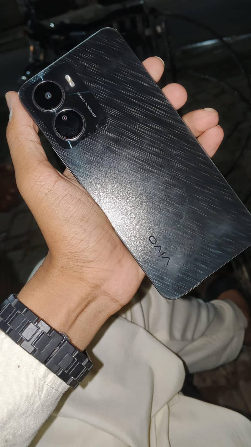 vivo y16 4gb ram 64gb rom 10/10 condition with Box Charger

                                                            alt=