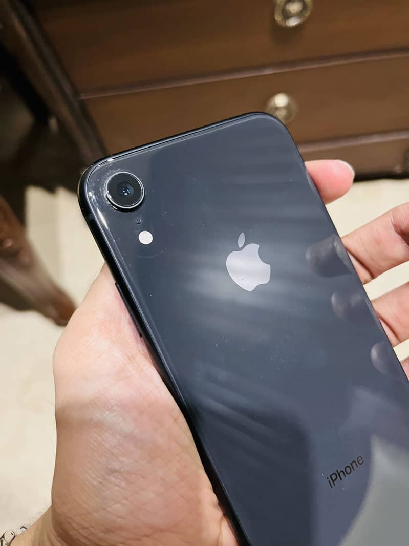 Iphone XR 128gb non PTA

                                                            alt=