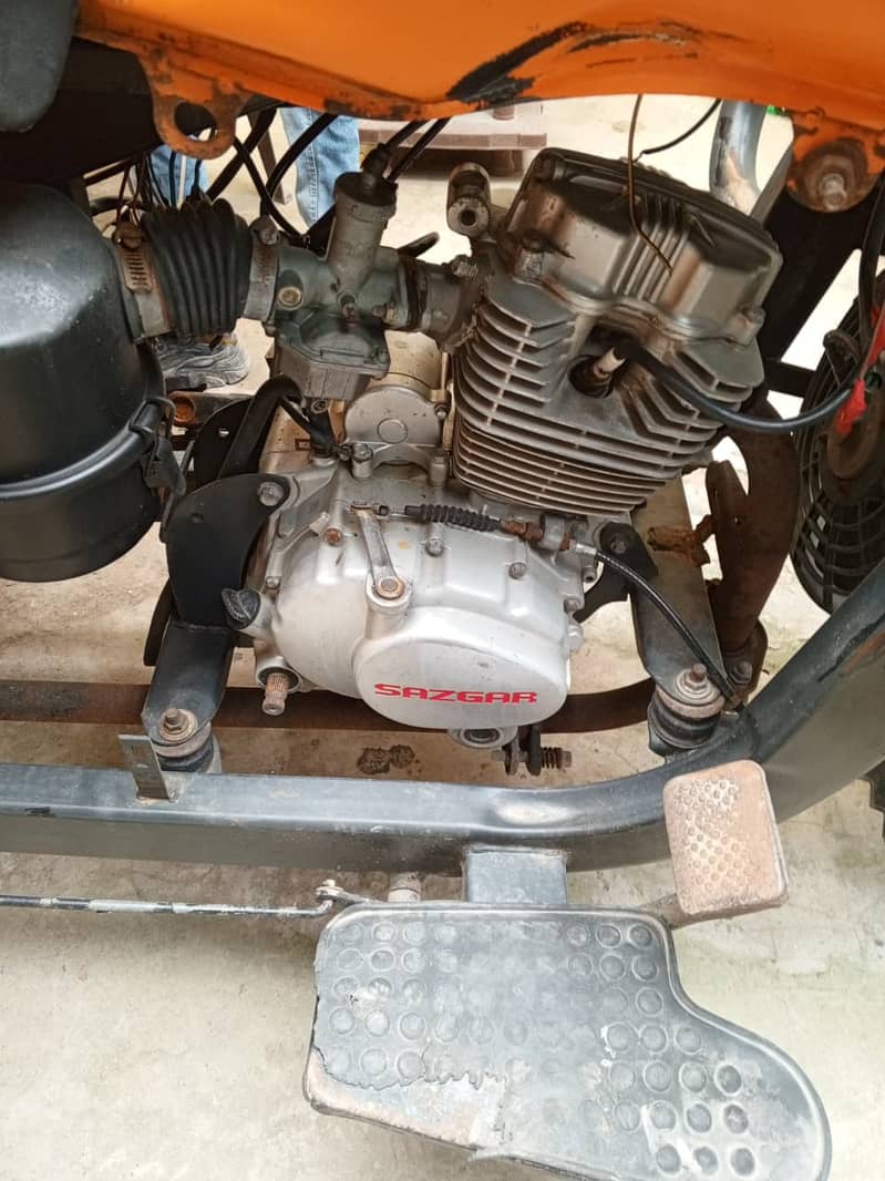 Sazgar Loader Rickshaw 150cc – Good Condition | Ready for Commercia

                                                            alt=