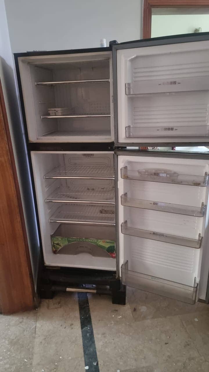 Dawlance Full Size Refrigerator – Excellent Working Condition

                                                            alt=