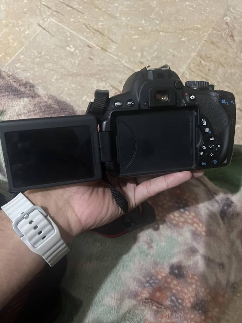 Canon 650D

                                                            alt=