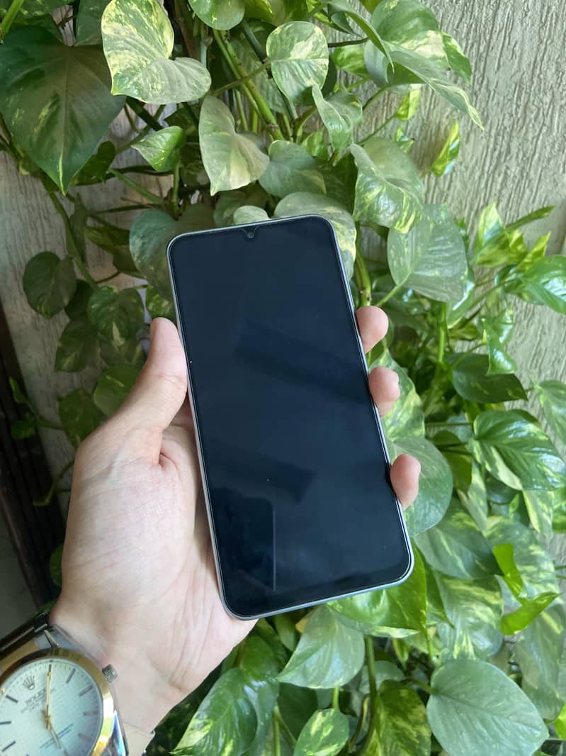Samsung A17 offical PTA approved 8+8 /256 Gb

                                                            alt=