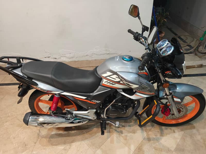 Honda CB 150F 2025

                                                            alt=