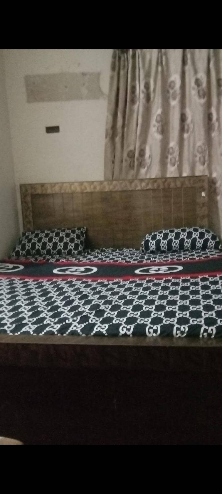 Bed with mattress

                                                            alt=