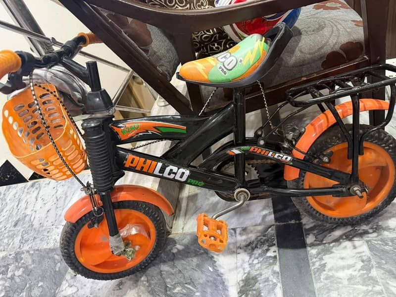 PHILCO" brand children's bicycle at a very reasonable price.

                                                            alt=