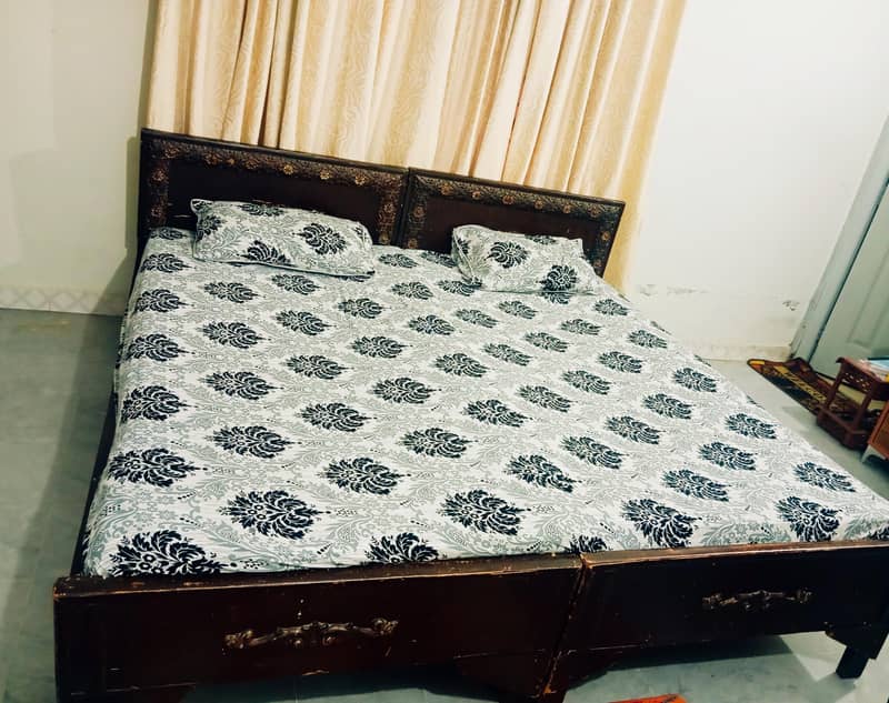 2 Wooden Single Beds For Sale - Good Condition - Rawalpindi

                                                            alt=