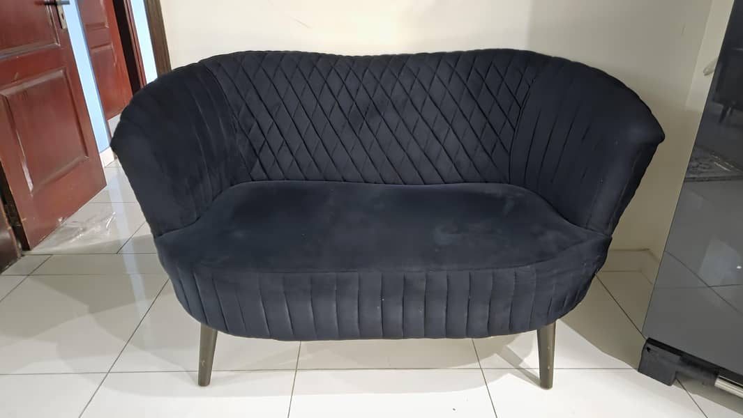 Black Sofa 4 Seats

                                                            alt=