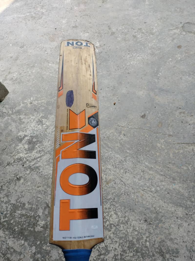 cricket bat

                                                            alt=