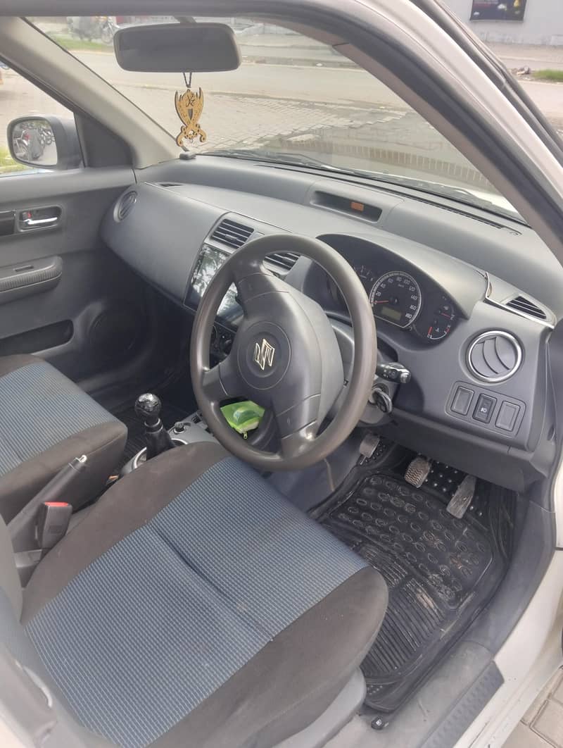 Suzuki Swift 2017

                                                            alt=