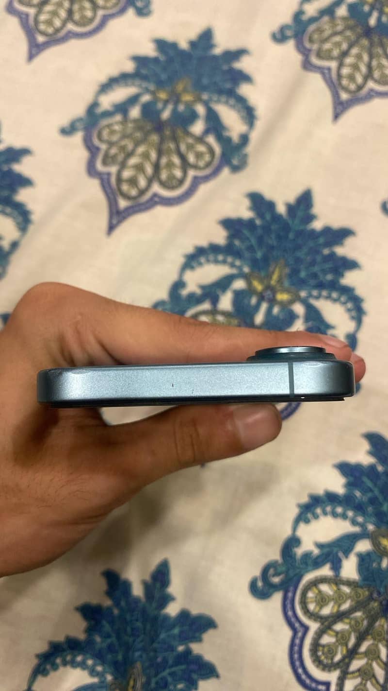 iPhone 16 fu with box

                                                            alt=
