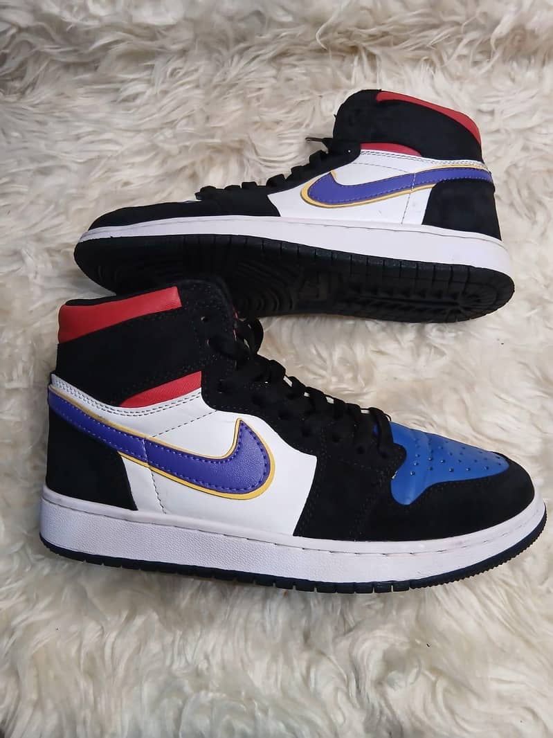 all branded shoes available condition premium

                                                            alt=