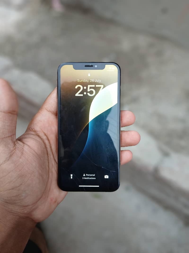 Apple iPhone XS

                                                            alt=