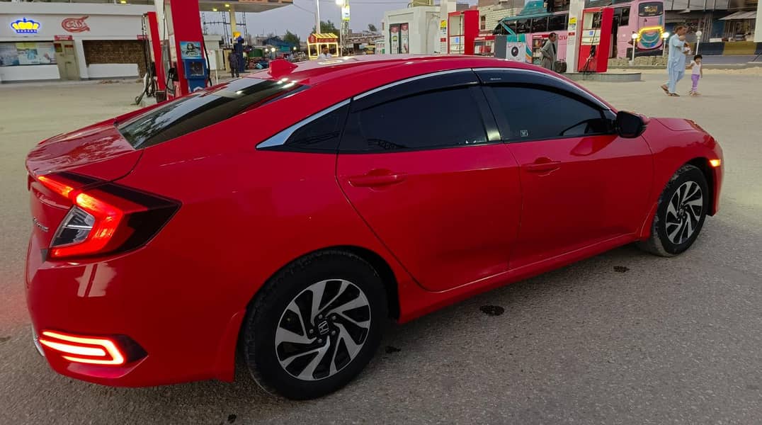 Honda Civic 1.8 i-VTEC

                                                            alt=