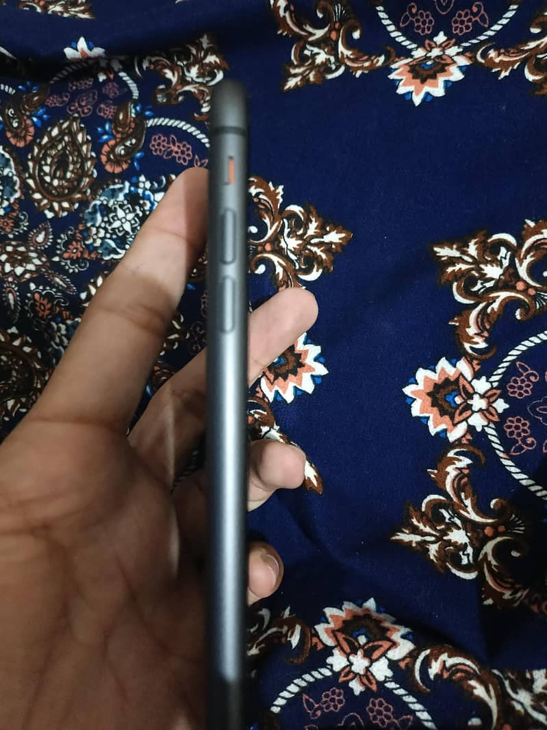 Apple iPhone 11 all ok

                                                            alt=