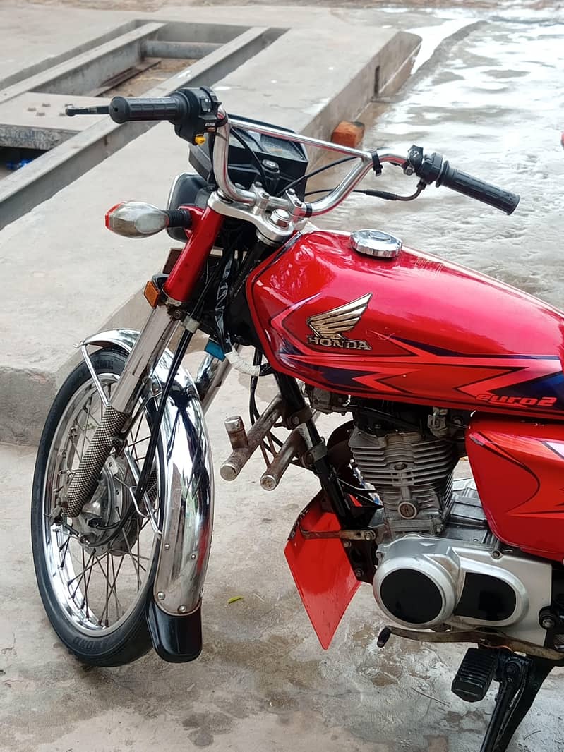 Honda 125 Argent for sale need money

                                                            alt=