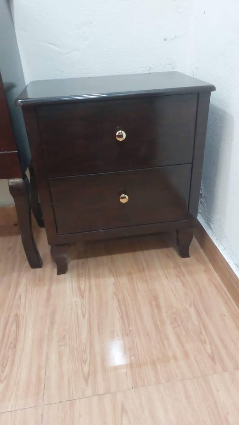 New bed with side table and dressing condition 10/10

                                                            alt=