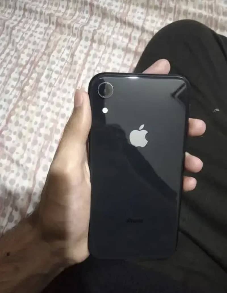 iPhone XR

                                                            alt=
