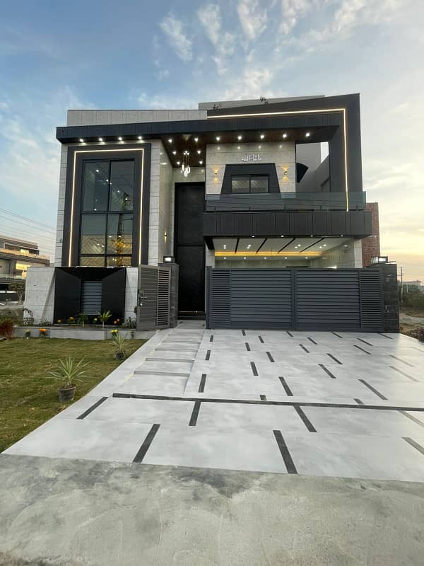 10 Marla Brand New Home For Sale

                                                            alt=