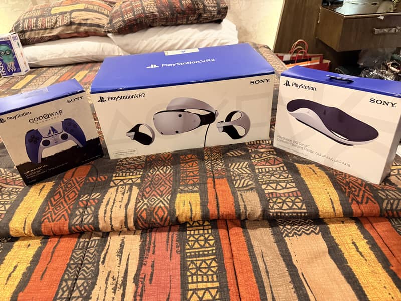PS VR2 / God of War Controller / Official Charging Station / Open Box

                                                            alt=