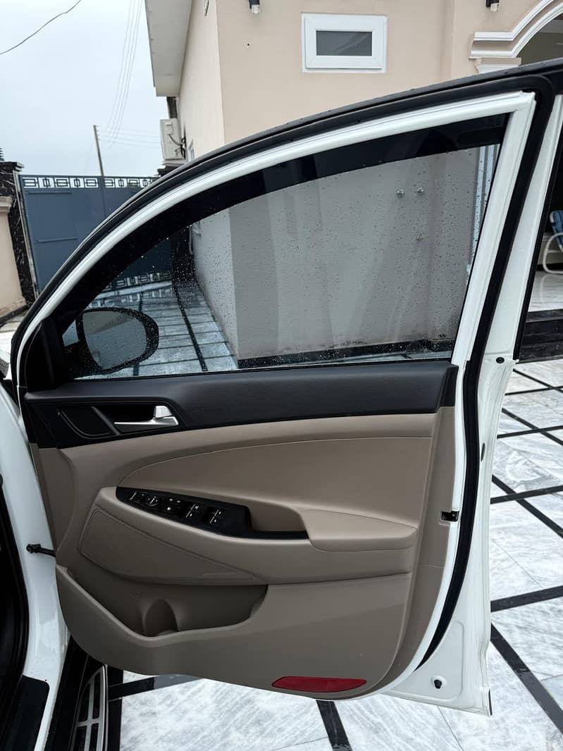 Hyundai Tucson FWD 2022 Model

                                                            alt=