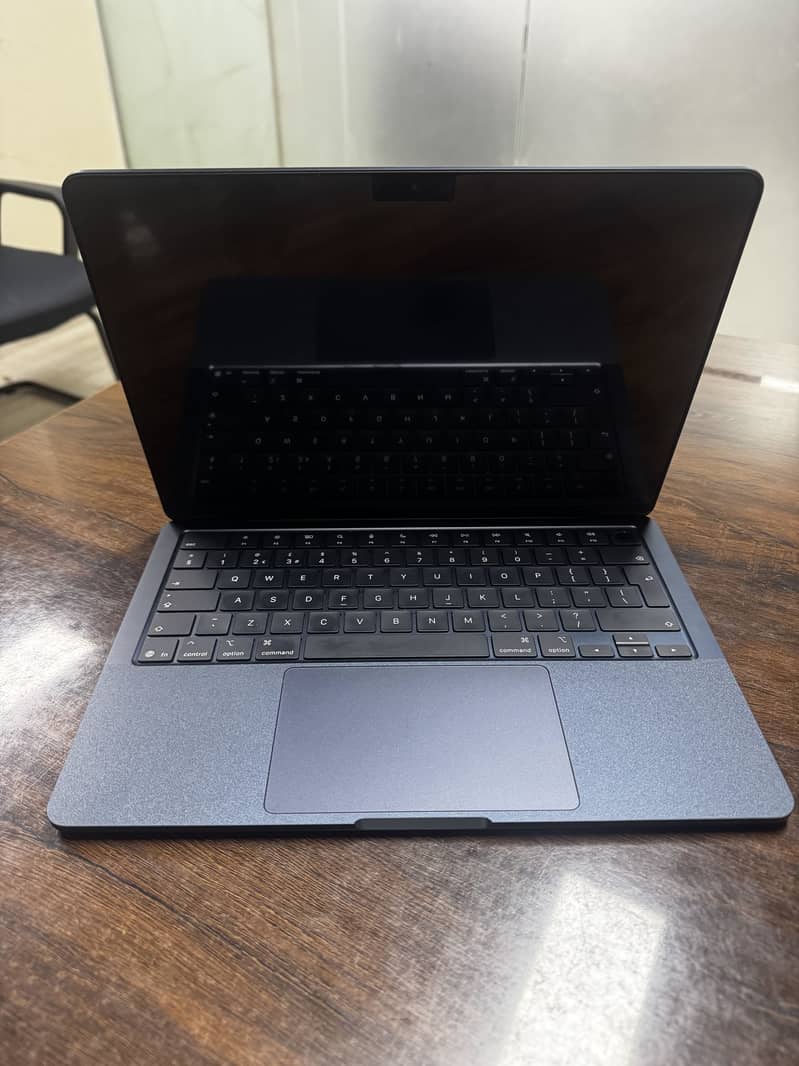 Like Brand New Macbook Air M4 16 GB 256 GB SSD

                                                            alt=