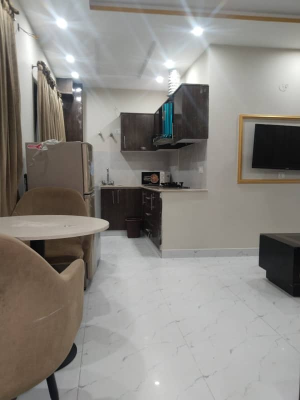 Modern Furnished Apartment for Rent per Day

                                                            alt=