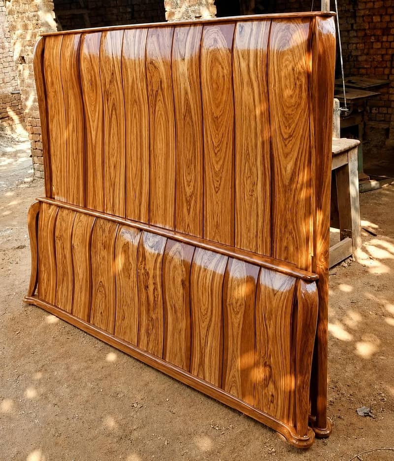 Brand New pure wooden shisham king size double bed

                                                            alt=
