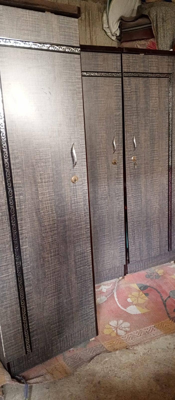 complete used furniture set for sale Rs 85,000

                                                            alt=