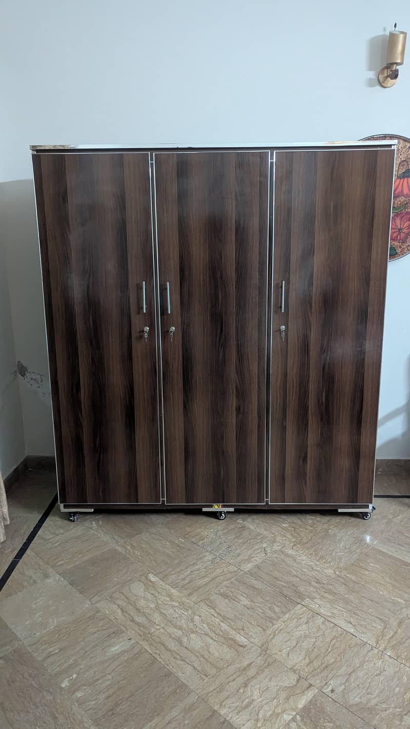 Wardrobe

                                                            alt=