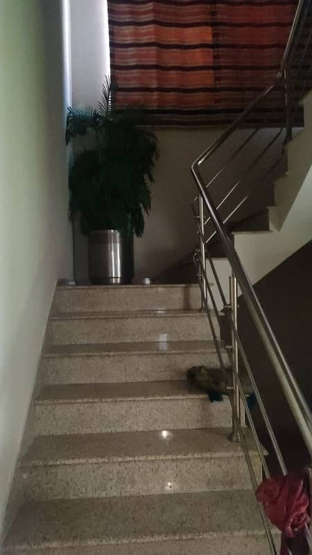 11 Marla Defence Villa Available For Sale

                                                            alt=