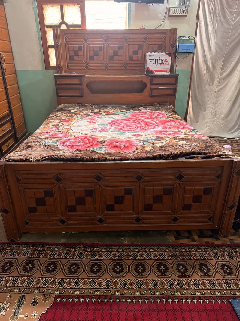 Bed set for sale - King size bed set with mattress (Imported mattress)

                                                            alt=