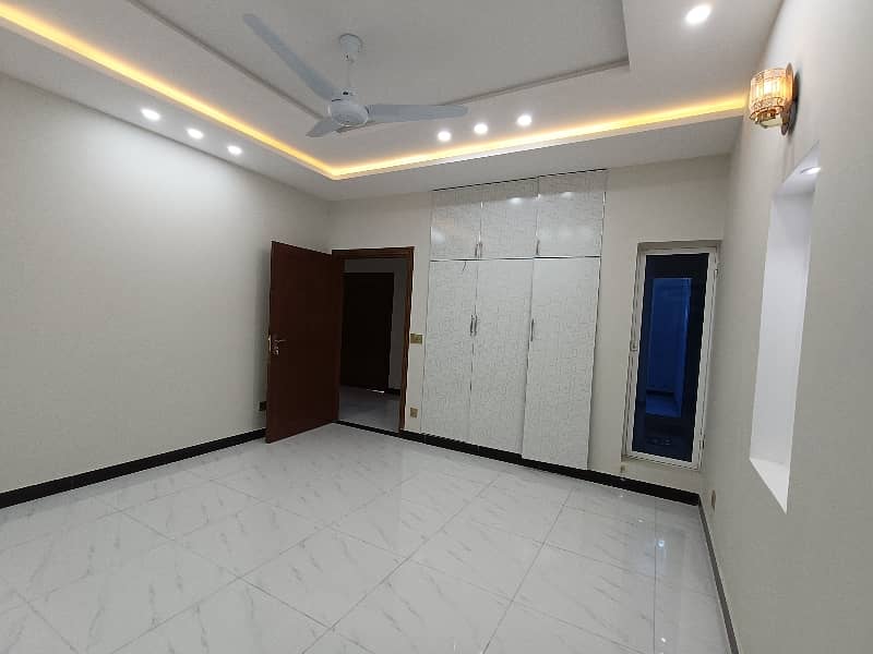Bahria Town Phase 8 Business District 02 Bedroom Apartments For Rent Available

                                                            alt=