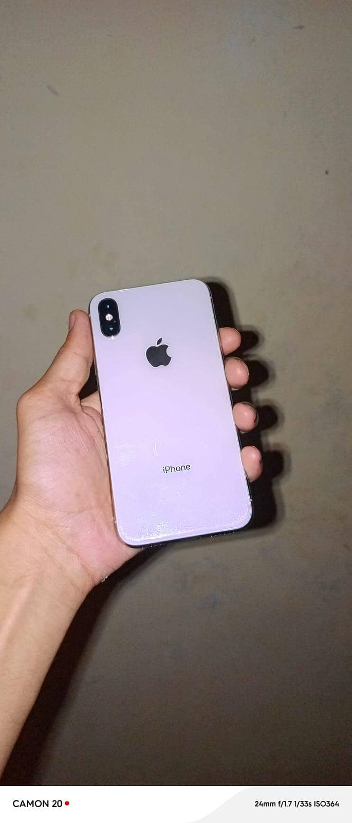iPhone X 256gb approved with box

                                                            alt=