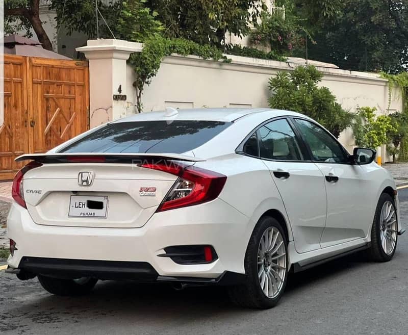 Honda Civic Turbo 1.5 2016 Model

                                                            alt=
