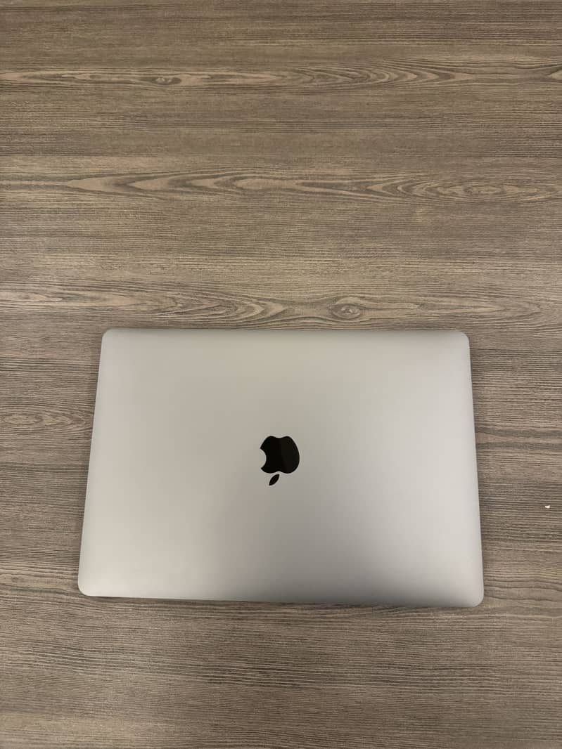 Macbook Air 2018 8/500gb

                                                            alt=