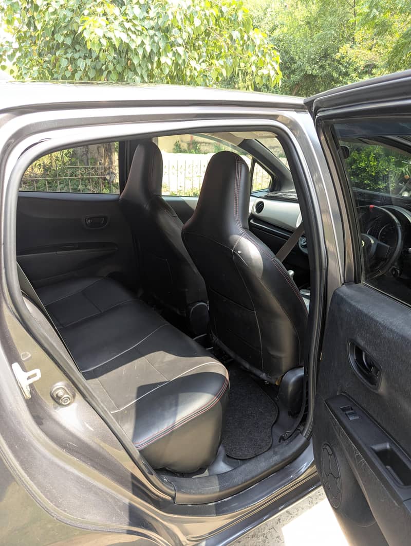 Toyota Vitz

                                                            alt=