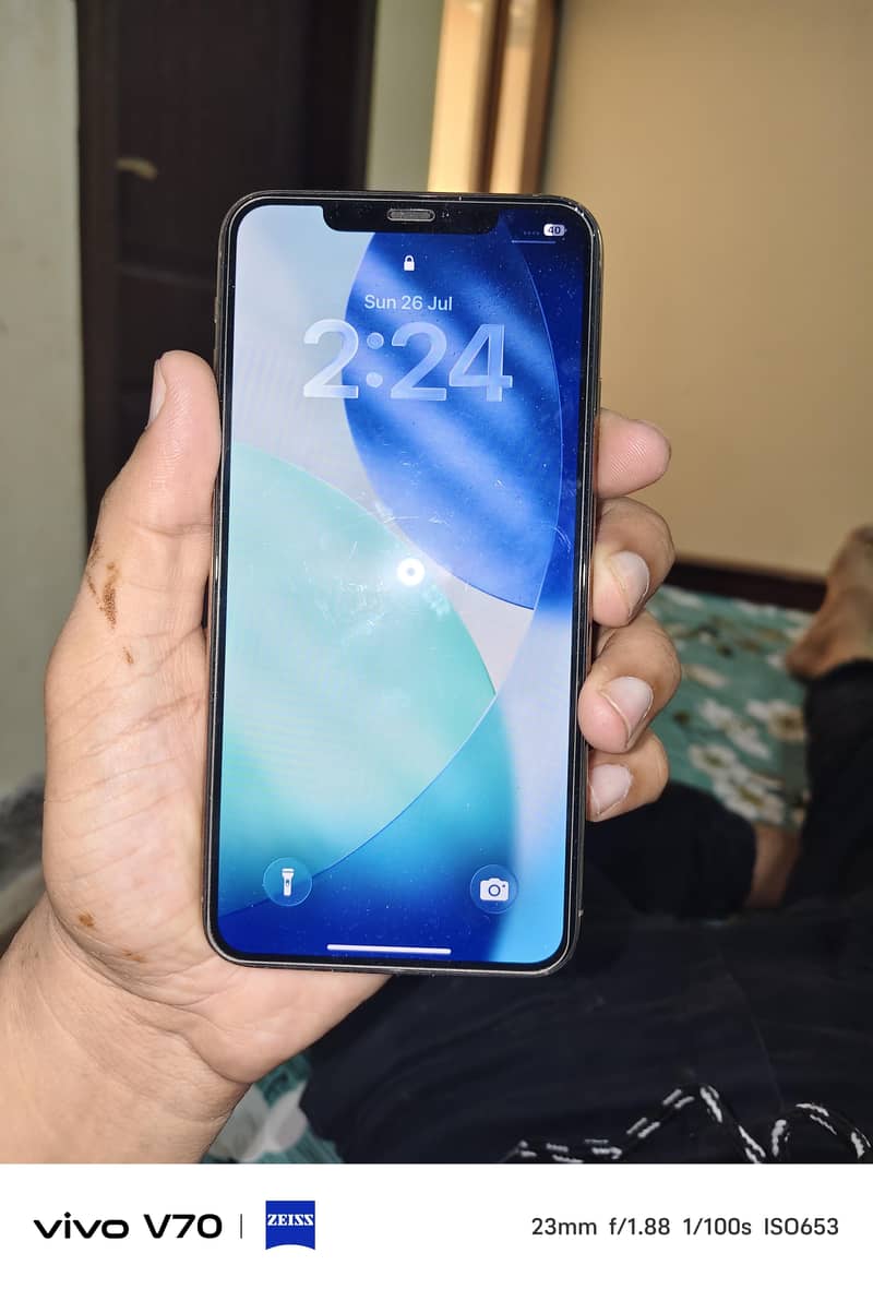 iPhone 11 Pro Max

                                                            alt=
