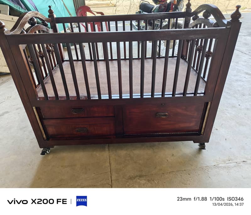 baby cot made of sheshum

                                                            alt=