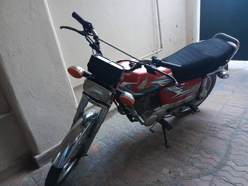 | Honda | CG 125 | Model 2023 | Condition 10/10 |

                                                            alt=