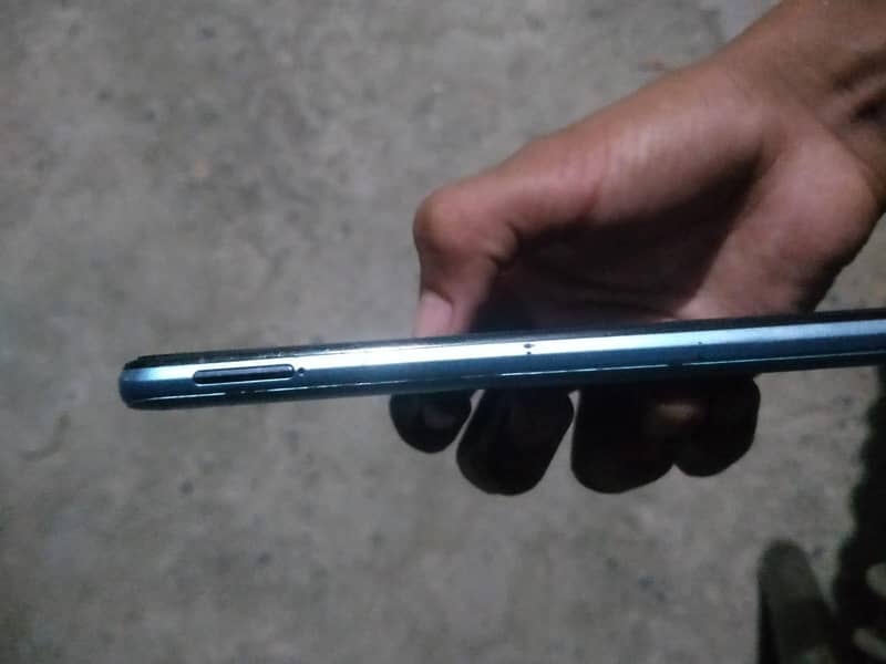 Realme C21Y

                                                            alt=