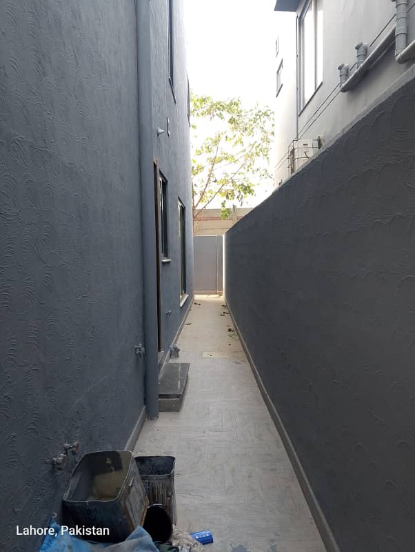 10 Marla House For Sale In Paragon City Lahore

                                                            alt=